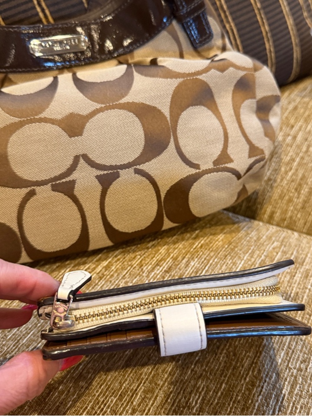 Coach Brown Monogram Canvas Wallet with White Leather and Tab Accent 💼 - Picture 3 of 16